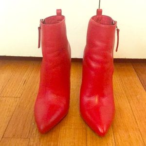 Pour la Victoire Red leather booties